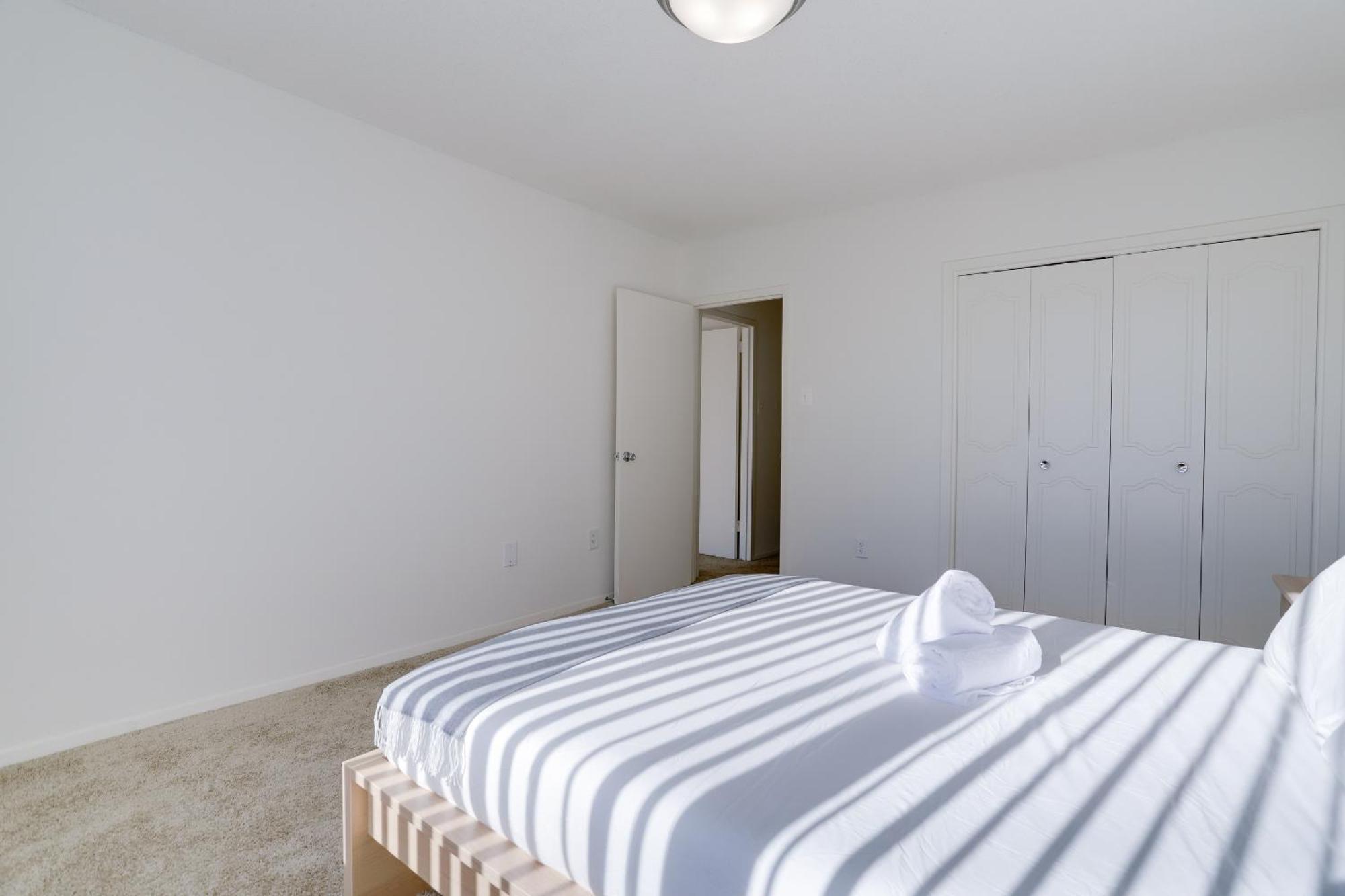 Spacious 2 Bedrooms Apt @Crystal City With Gym アーリントン エクステリア 写真