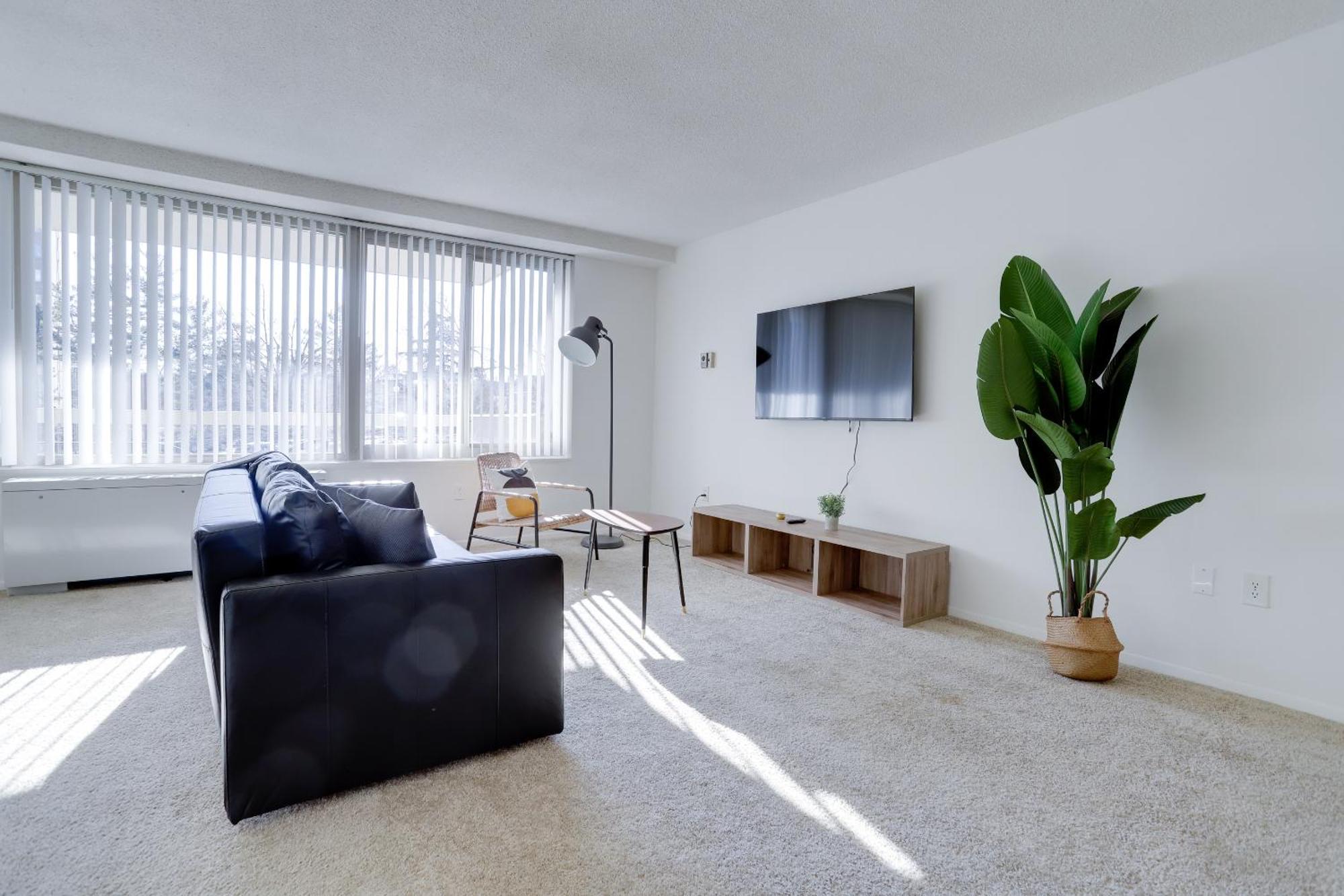 Spacious 2 Bedrooms Apt @Crystal City With Gym アーリントン エクステリア 写真