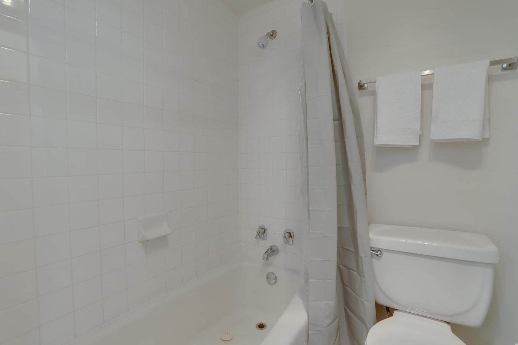 Spacious 2 Bedrooms Apt @Crystal City With Gym アーリントン エクステリア 写真
