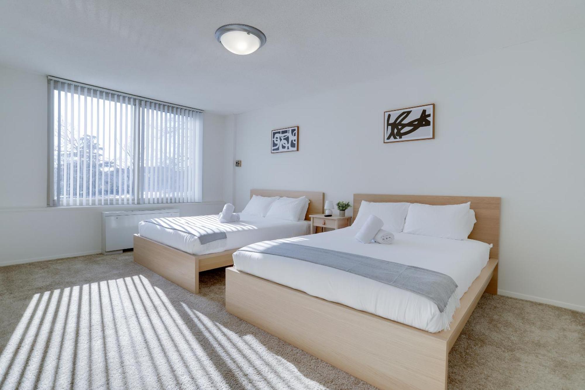 Spacious 2 Bedrooms Apt @Crystal City With Gym アーリントン エクステリア 写真