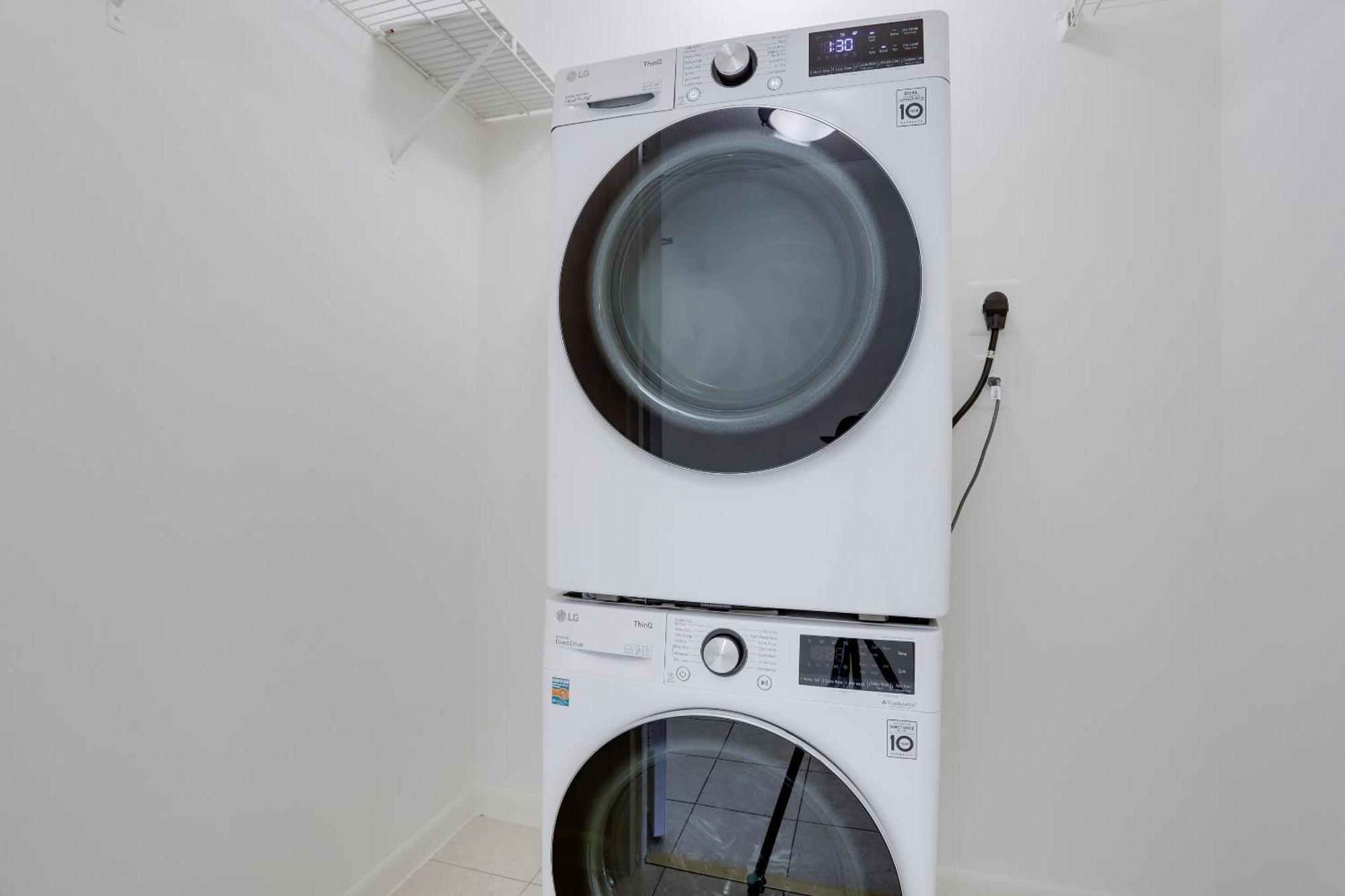 Spacious 2 Bedrooms Apt @Crystal City With Gym アーリントン エクステリア 写真