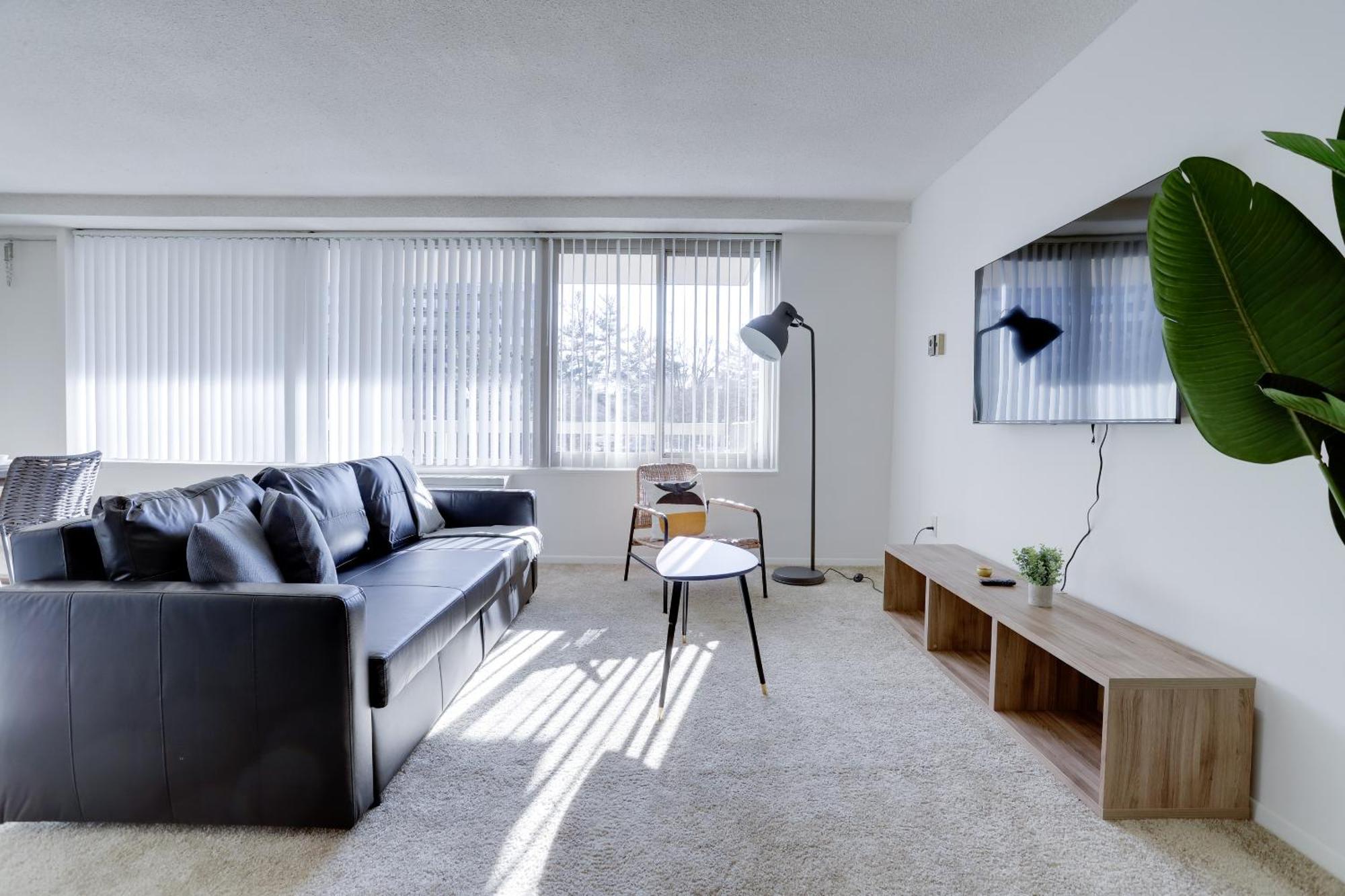 Spacious 2 Bedrooms Apt @Crystal City With Gym アーリントン エクステリア 写真