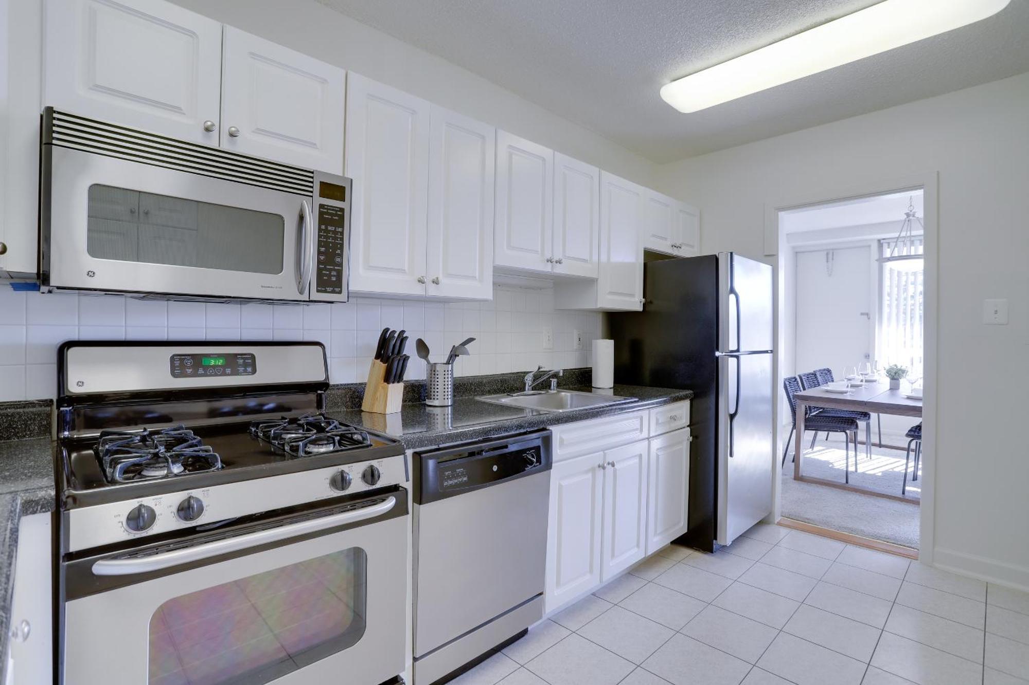 Spacious 2 Bedrooms Apt @Crystal City With Gym アーリントン エクステリア 写真