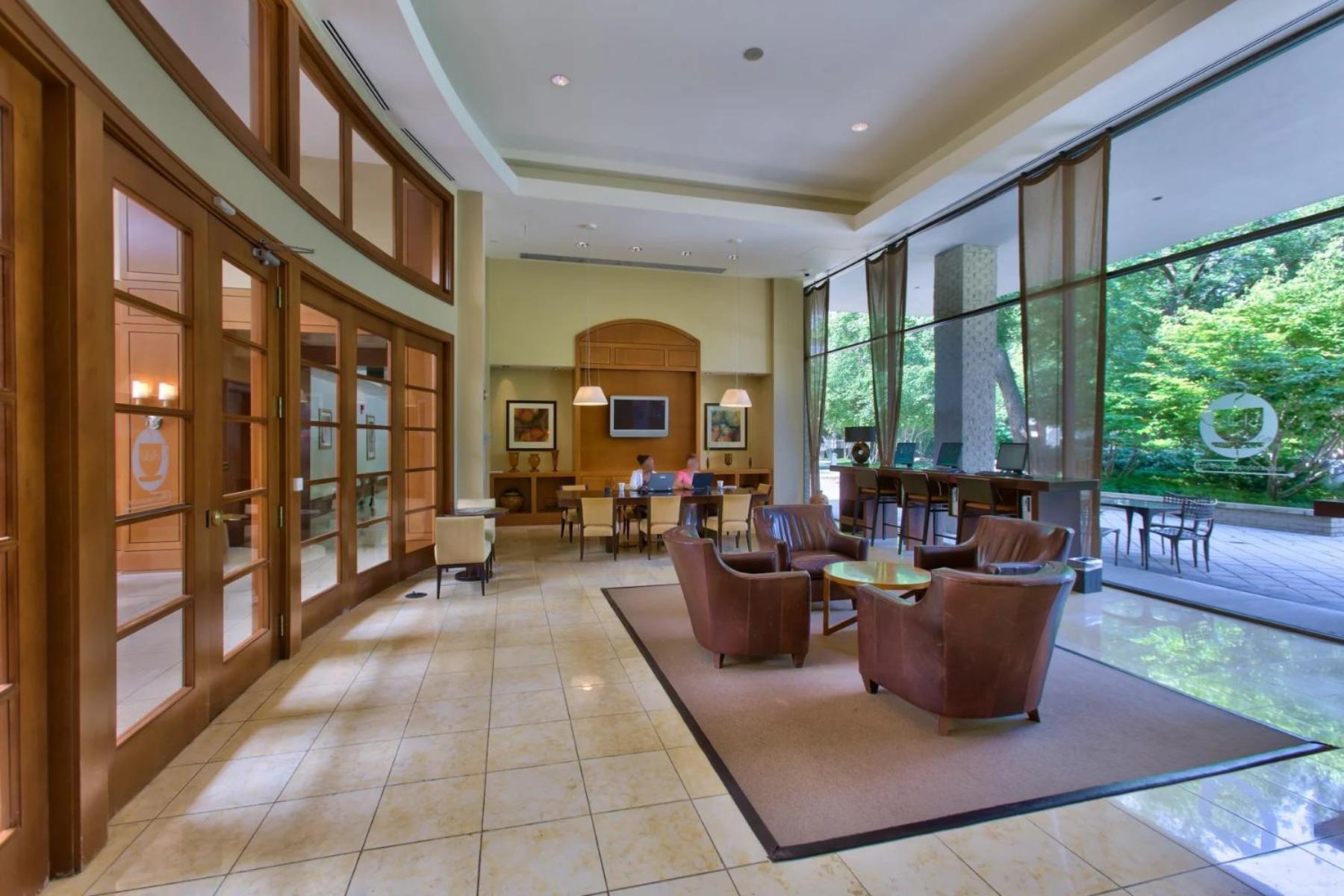 Spacious 2 Bedrooms Apt @Crystal City With Gym アーリントン エクステリア 写真